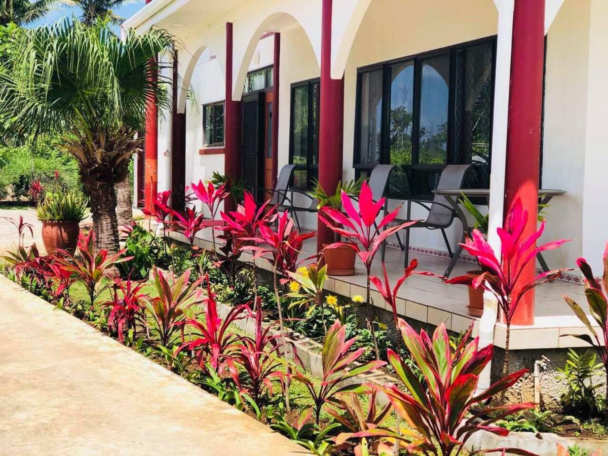Tonga Holiday Villa 누쿠알로파 외부 사진